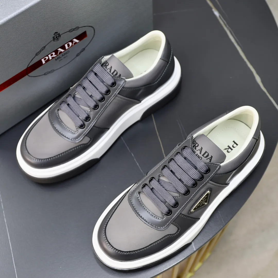 Factory price: 720 top original order Brand: PRADA (Prada) Standard code: Men's size 38/44 (45 can be customized) Grade: Same as the official website Material: Original cowhide, cowhide lining, original combination two-color wear-resistant soft outsole Style category: casual sports version, young fashion, European and American trend, British style Color: actual picture color
